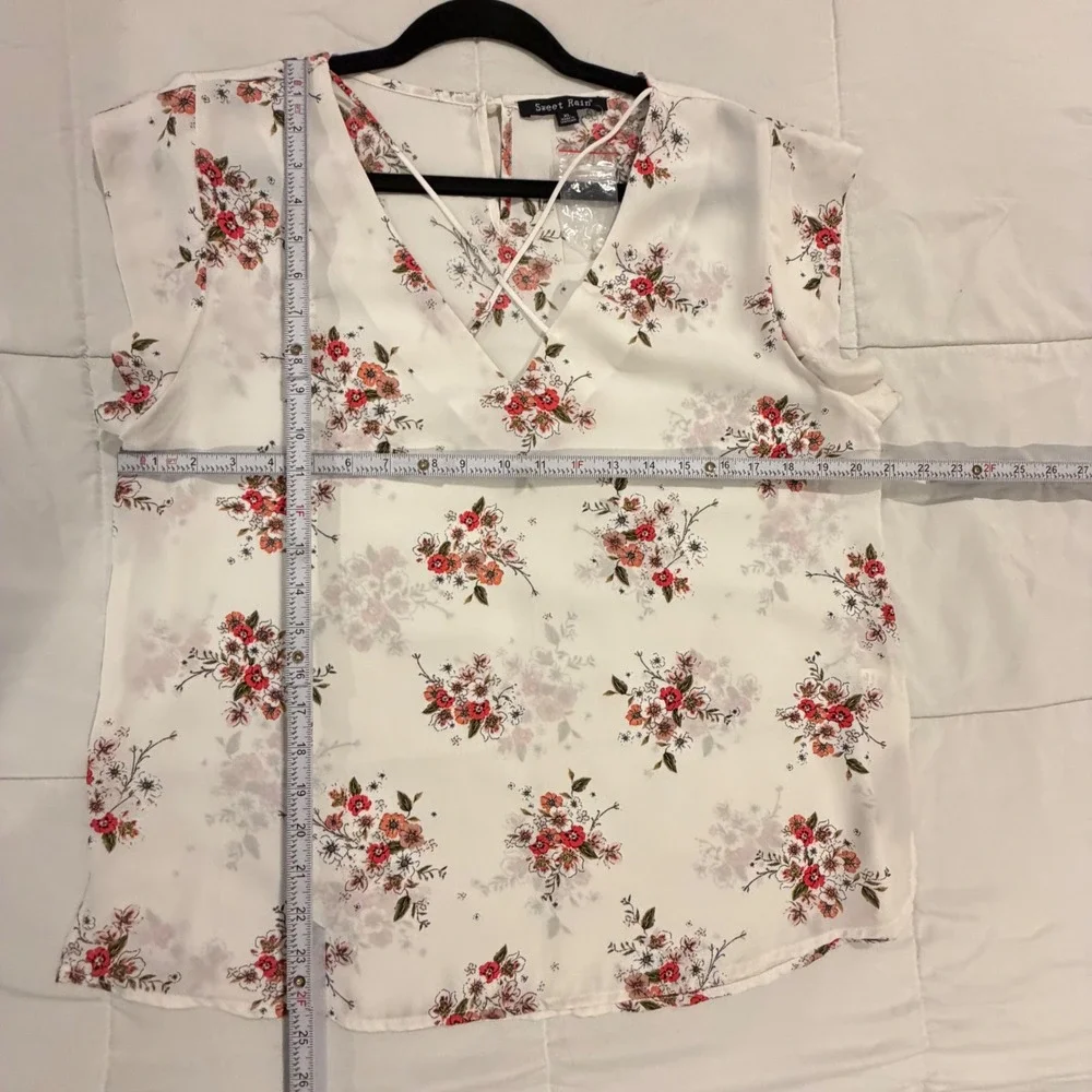 Sweet Rain Blouse Women XL White Floral Strappy V-Neck Cap Sleeve‎ Lightweight